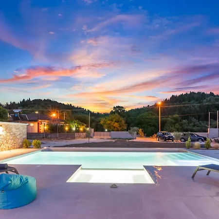 Soha Luxury House וילה *