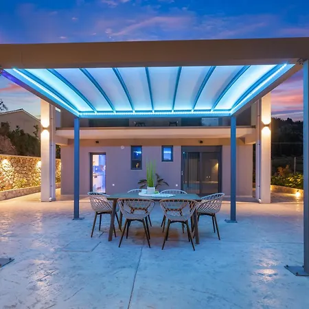 Soha Luxury House וילה *