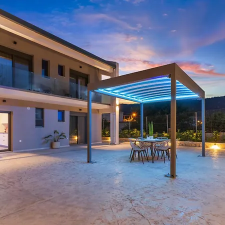 Soha Luxury House Lazaráta