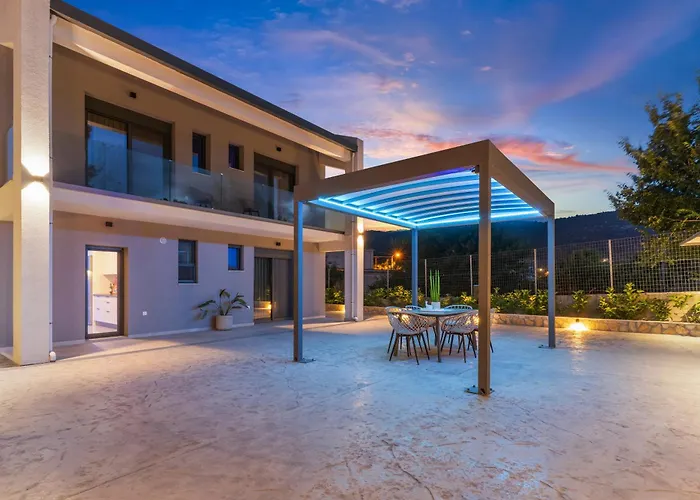 Soha Luxury House Lazarata